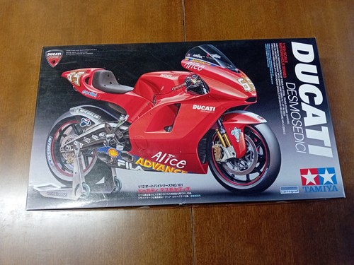 Ducati desmosedici tamiya - desmosedici, 1/12
