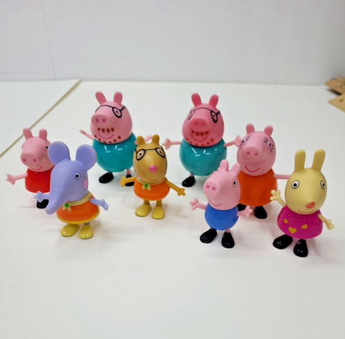 Peppa pig action figure - pig, e