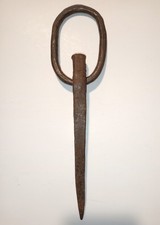 antico grande chiodo con