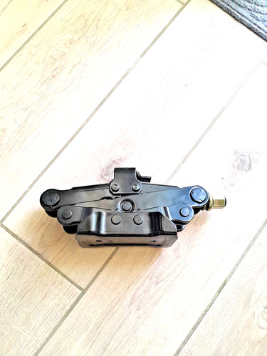 Cric crick sollevatore auto