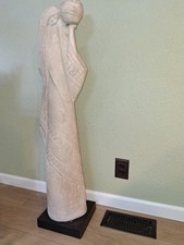 Statua Austin Productions