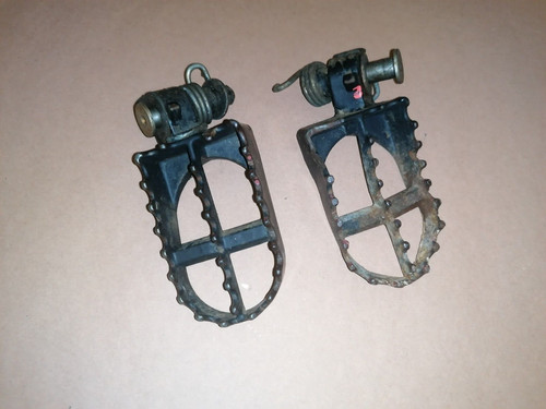 Front footpegs pedane - footpegs,