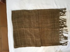 Sciarpa in seta grezza naturale, prodotto artigianale realizzato e tinto a mano.