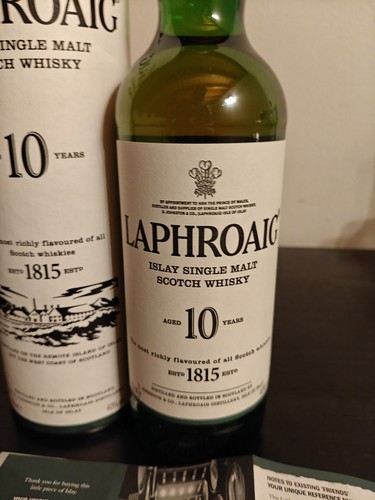 Whisky laphroaig aged 10 - -aged,