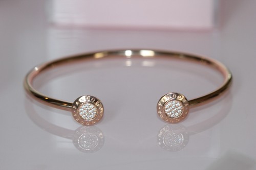 Nwt pandora rose signature - pandora, rose™