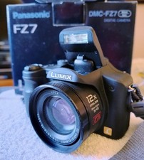 Lumix DMC-FZ7 Panasonic