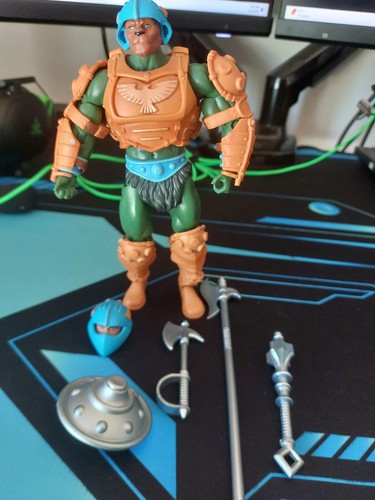 Motuc man classics - classics, eternian