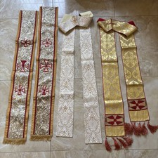 Due Stole Color Oro Un Bordo