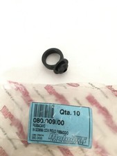 PASSACAVO IN GOMMA CON PIOLO