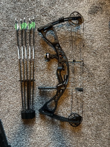 Hoyt charger compound bow - charger,