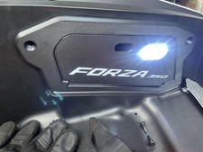 Sportello vano sottosella Honda Forza 350