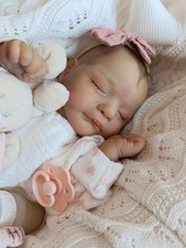 Reborn Baby Doll " Laurie" de