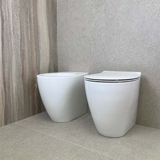 Set Sanitari Hatria PLANETA a Terra filomuro Pure Vortex e Bidet con sedile SLIM