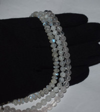 Collana con pietre preziose