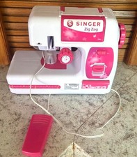 Macchina da cucire e pedale