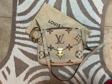 Louis Vuitton Pochette Metis