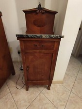 Comodino antico in legno con piano in marmo nero classico vintage