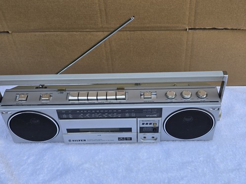 Silver 2000 boombox - 2000, l