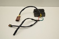 Regolatore raddrizzatore