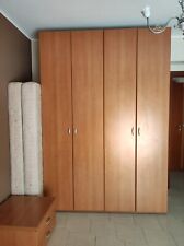 Armadio 4 Ante Colore Noce Chiaro in ottime condizioni 