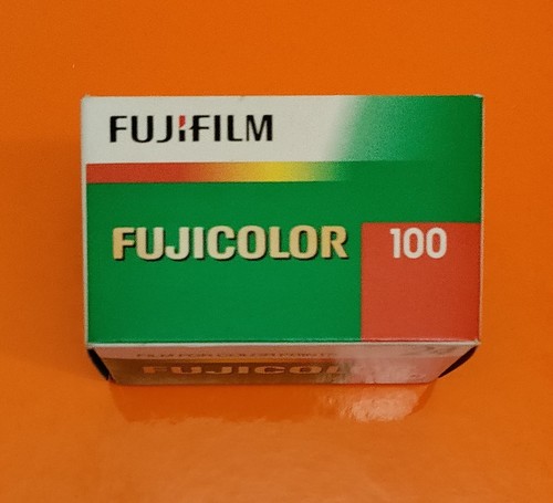 Rullino fotografico colori - a,