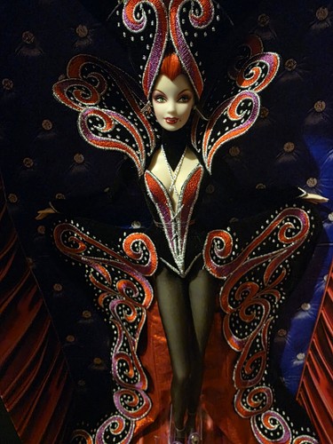 Contessa dracula bob mackie - ~,
