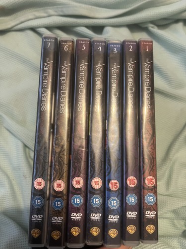 Dvd bundle vampire diaries - bundle.,