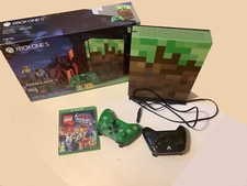 Xbox one s 1Tb limited edition (Minecraft) + 2 controller + Game