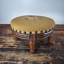 Antico poggiapiedi francese Petit Point ricamato diametro 11,5" × 7,5"H