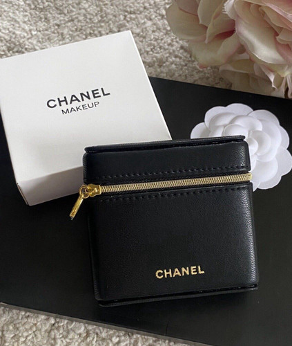 Chanel beauty lipstick case - beauty,
