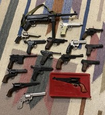 17 Pistole e mitra Giocattolo