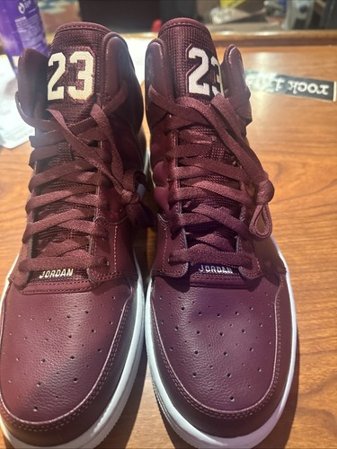 Jordan flight in maroon - 4,