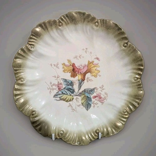 Antique scalloped gold - scalloped,