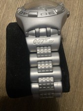 Orologio swatch james bond - james,