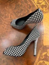 Decolte Roger Vivier nere e