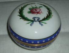 Scatola con coperchio in porcellana con bellissimo dipinto - Richard Ginori - Italia