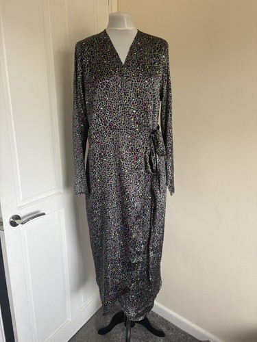Abito midi danzante leopardato