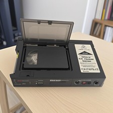 Adattatore cassetta VHS-C nero