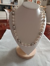Collana con grandi perle di