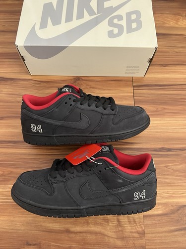 Supreme nike dunk low - supreme,