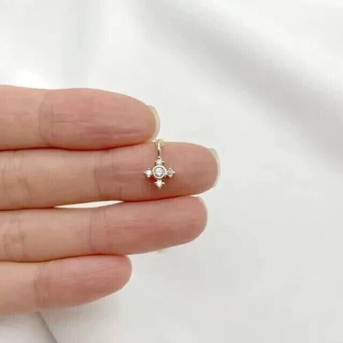 Collana con ciondolo croce