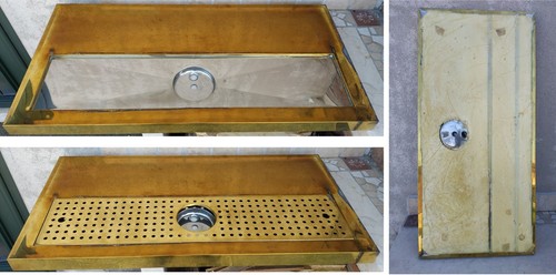 Base ottone sopra banco