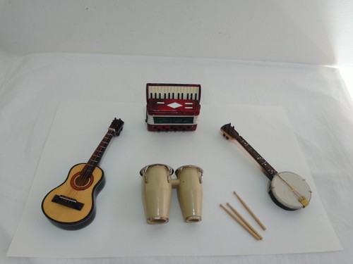 Strumenti musicali miniatura - strumenti,
