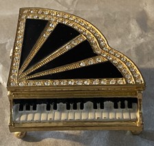 VINTAGE - Ornate Black GRAND