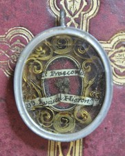 relic reliquary reliquia