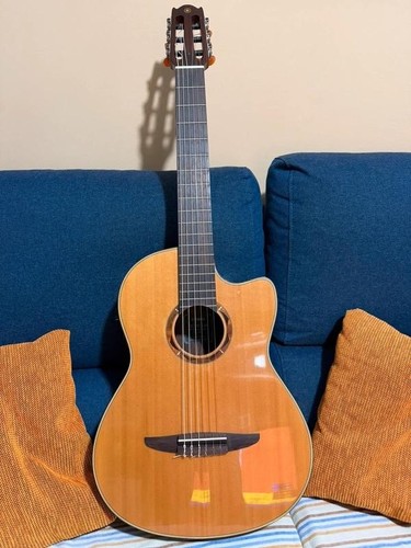 Chitarra classica amplificata
