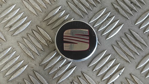 Cabochon centre roue jante alu