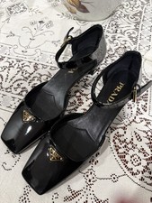 Authentic PRADA Modellerie