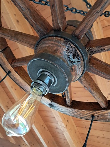 Lampadario rustico creato con - lampadario,