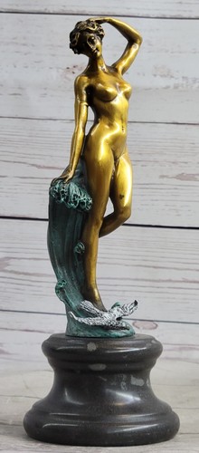 Statua femminile nuda - statua,